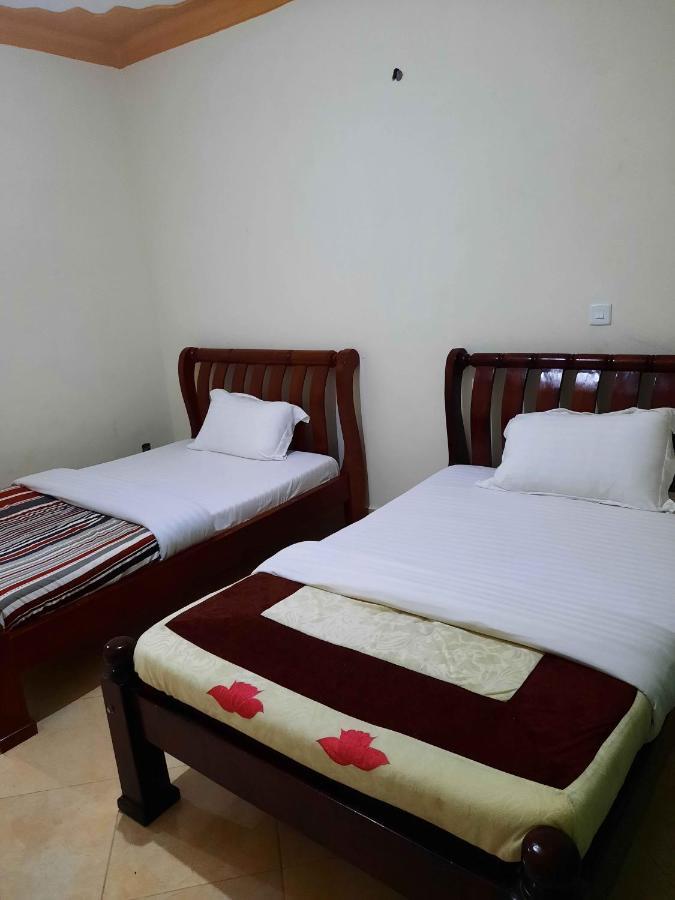 Airport Side Hotel Entebbe Eksteriør bilde