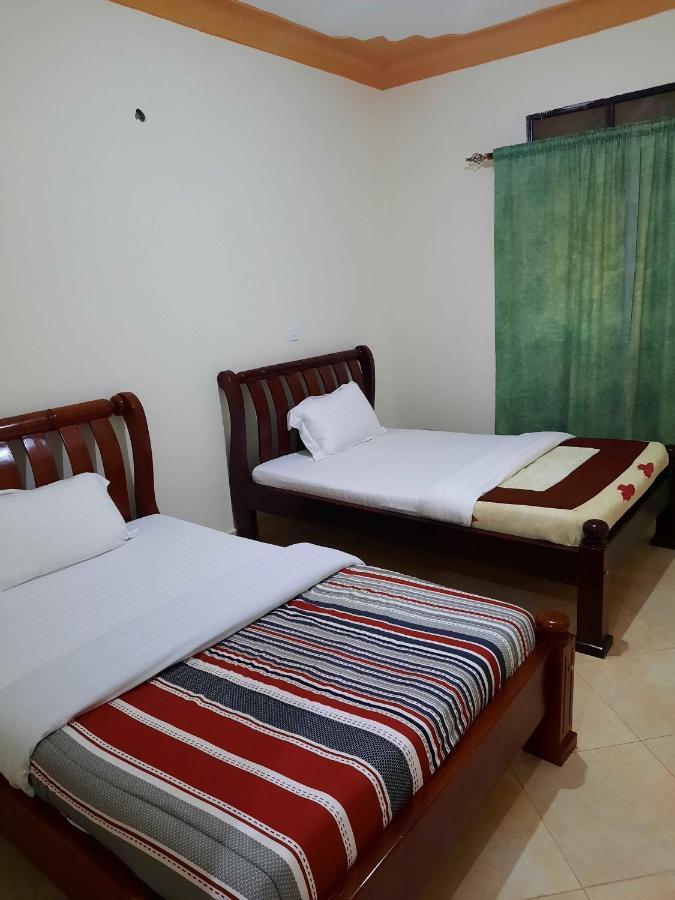 Airport Side Hotel Entebbe Eksteriør bilde
