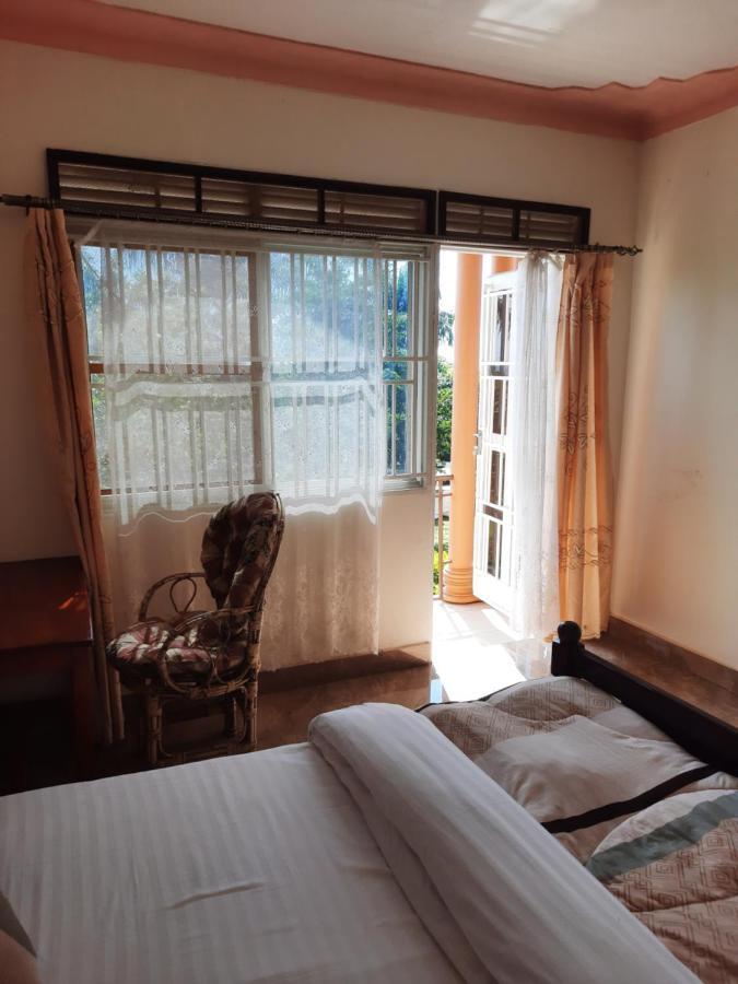 Airport Side Hotel Entebbe Eksteriør bilde