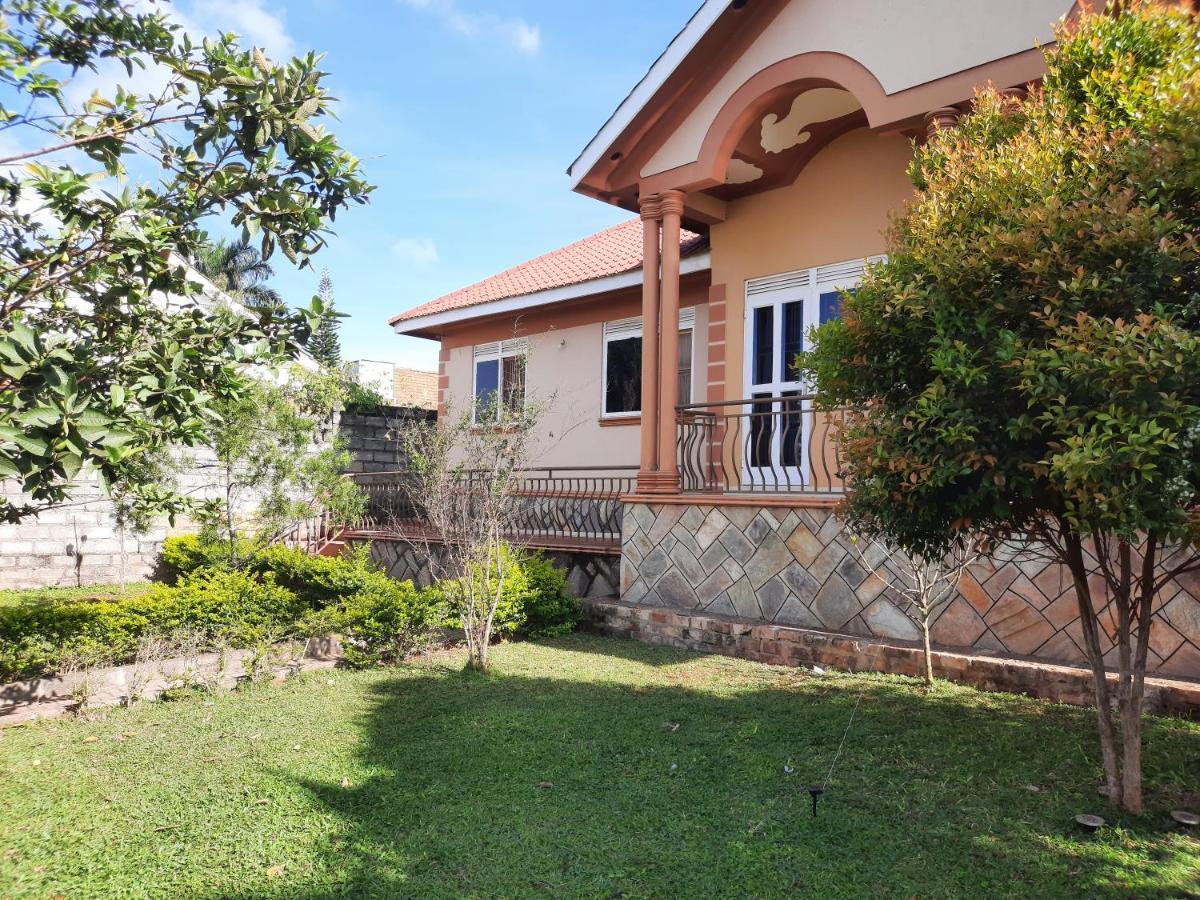 Airport Side Hotel Entebbe Eksteriør bilde